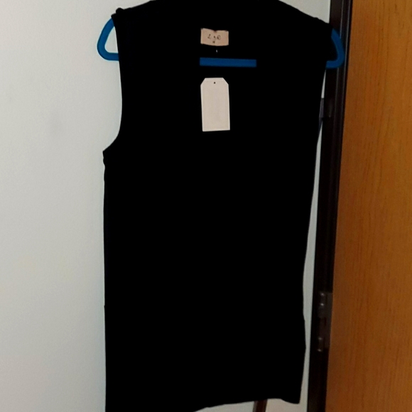 Top - Picture 2 of 4